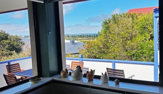 FABULOUS WEST BEACH ESPERANCE HOME WITH VIEWS. PET FRIENDLY. in West Beach