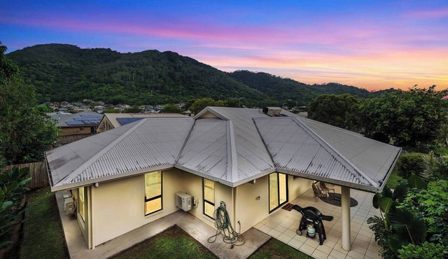 Family Entertainer in Kanimbla - Space & Privacy