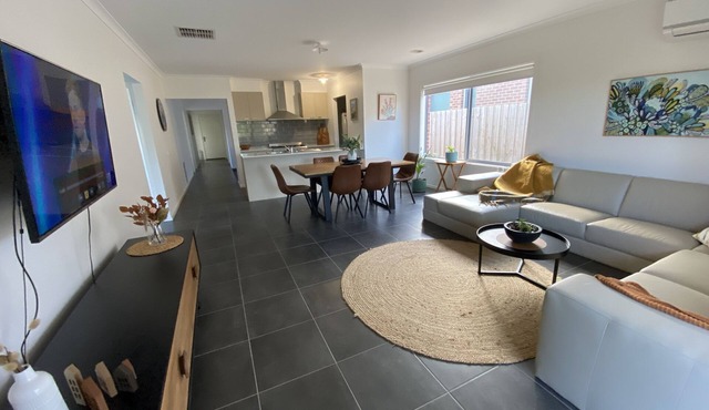 Family friendly beach house, close to beach and golf course in Saint Leonards