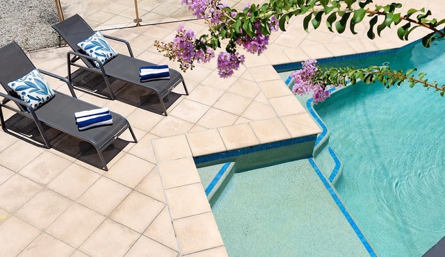 Family Friendly Balmoral Home with Pool|City Views in Balmoral