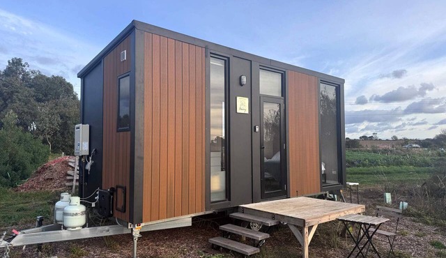 Farm Stay Tiny House with Nature Escape Views in Boneo, Australia in Boneo