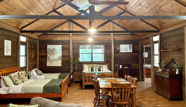 Ferns Hideaway Resort in Byfield