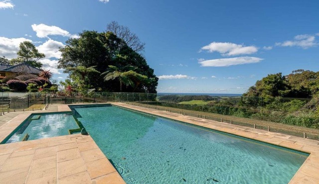 Flametrees - Serene luxury home with tranquil views on mountain tops