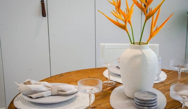 Four Palms, 8 min walk to Beach- Pet Friendly in Trinity Beach