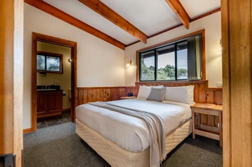 Freycinet Cottage 1 – Bluestone in Coles Bay