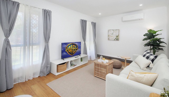 Furnished 3BR House | Huge Backyard | Weekly Stay Available