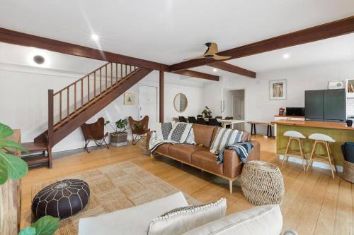 Garden Oasis-2br -1 min from the beach & pet friendly! in Suffolk Park