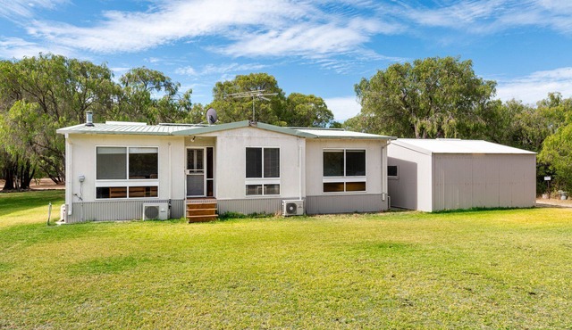 Geographe Gateway is an ideal stay for you, your family, and your friends less than 500m from the so in Marybrook