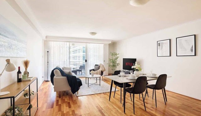 George St Luxe Apt | CBD Central, Walk to Harbour