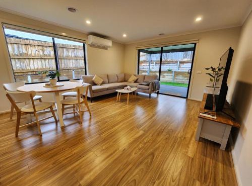 Getaway on Amaroo Way