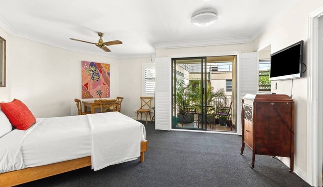 Glebe Corner Walkable City Fringe Base with Pool