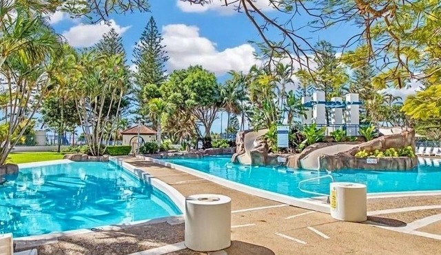Gold Coast Calypso Plaza Suites, Premium 2 bedroom Unit Coolangatta beach!