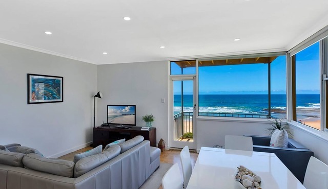 Golden Sands 1 - Absolute Beachfront