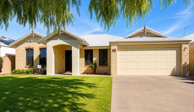 Golden Summers – Dunsborough Beach Escape
