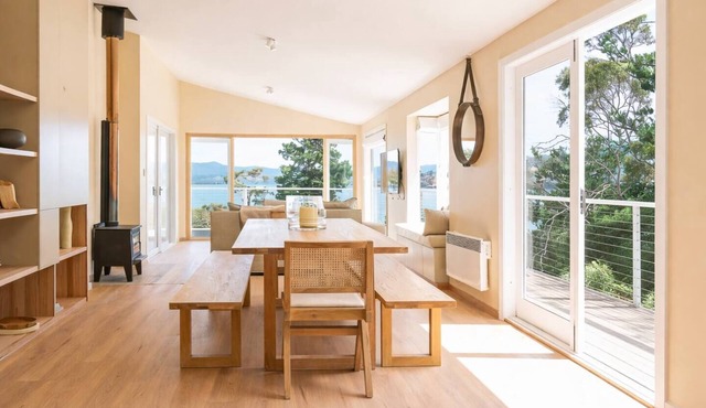 Graceys Beach House North facing Coastal Calm
