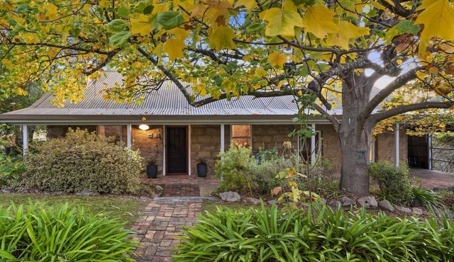 Granite Cottage - historical and stylish in Beechworth