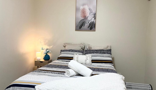 Ground Floor Unit underneath a family Home 3 Queen beds - NO Party, Gettogether in Cherrybrook