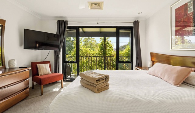 Group stays for Friends, Families, Weddings and Events. Walkable to Fremantle