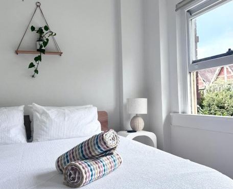 GUEST FAVOURITE - Art-Deco Heritage Apartment in the Heart of Bondi