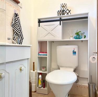 Guest suite in Elizabeth North