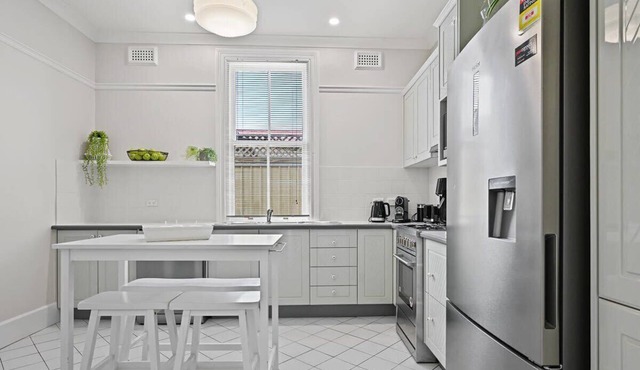 Hamptons House | Scandi Heritage Charm in Bathurst