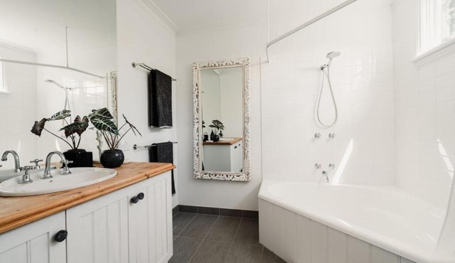 Hamptons On Selby- Barwon Heads. Family and couples beach escape in Barwon Heads