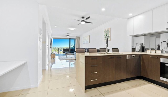 Harbour Quays Apartments in Biggera Waters