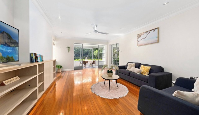 Harbourside 3BR Stay Near CBD & Double Bay