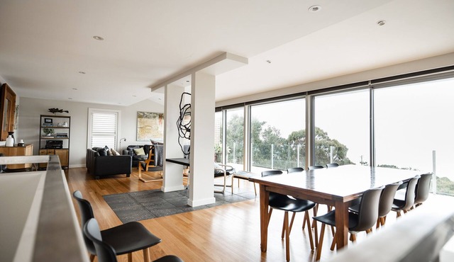 Headland Vista - Stunning beach views
