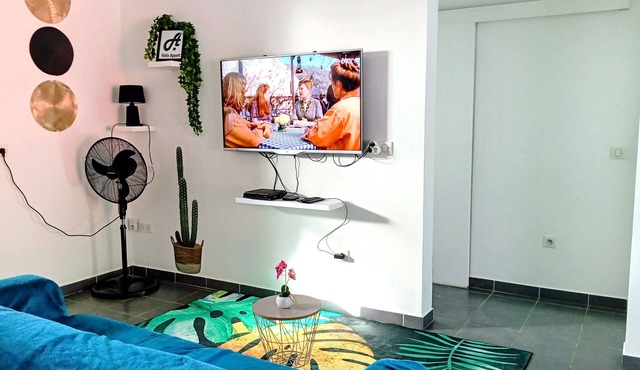 Hello Appart Close to Tourist and Commercial Activities in MONTJOLY