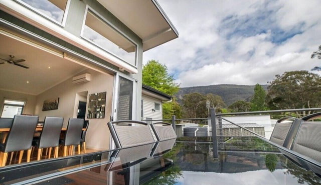 Hemley House - Three Bedroom, 2 bathroom House Halls gap