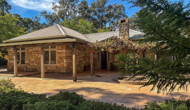 Highwoods Cottage - Authentic charm in the heart of Wine Country in Pokolbin