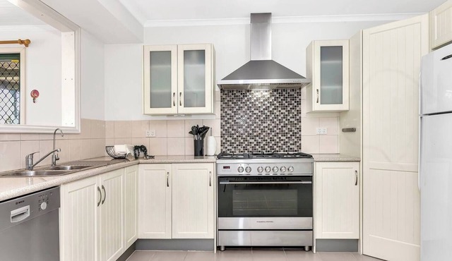 Hillside Hideaway Family Home Near Victor Harbor in Hayborough