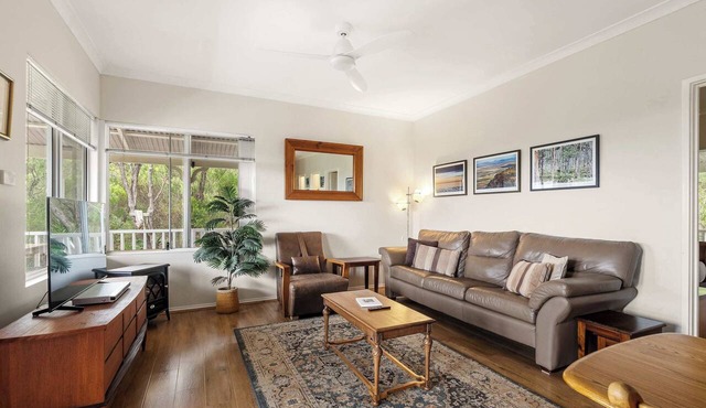 Hillview—Spacious Bushland Haven w/Resort Access