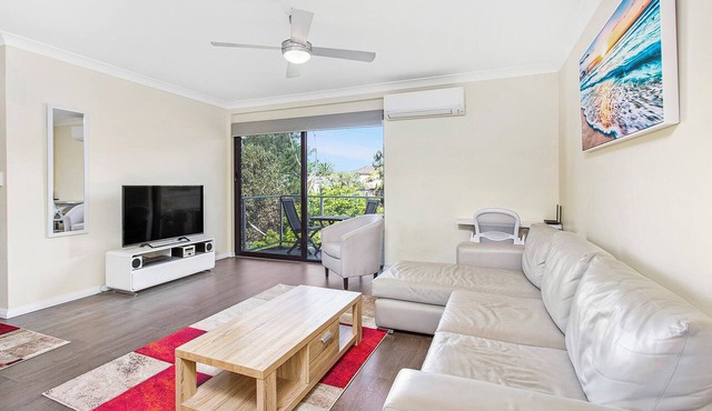 Holiday Pad on Thirroul Beach - 140m to beach and village amenities