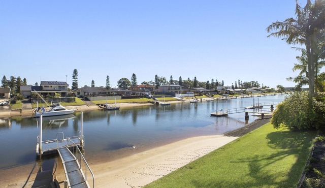 HOLIDAY SPECIAL! Fantastic Holiday Home on the Canals