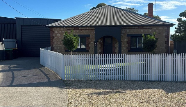 Holliday on Murray 114A Princes Hwy TailemBend