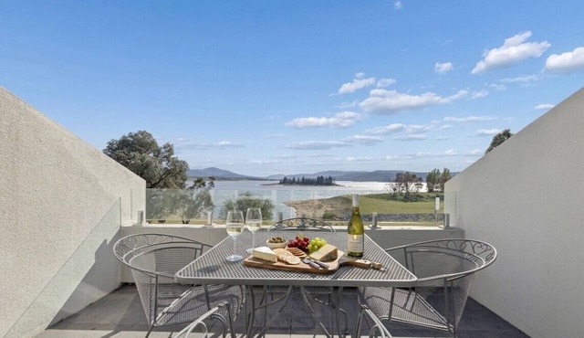 Horizons 302 - Centrally located in town with pool access, tennis courts and undercover car parking in Jindabyne