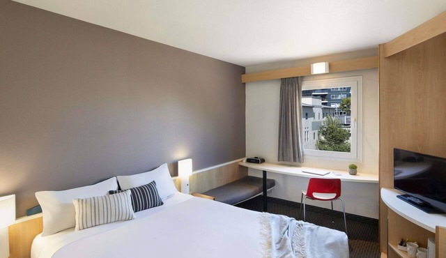ibis Newcastle in Newcastle West