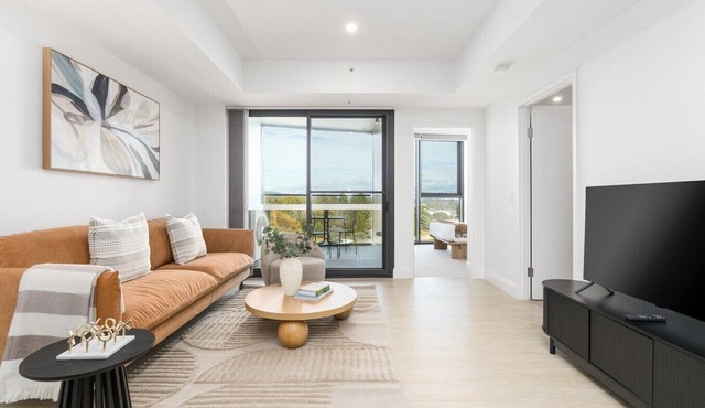 Iconic Canberra Views with Pool and Gym in Canberra