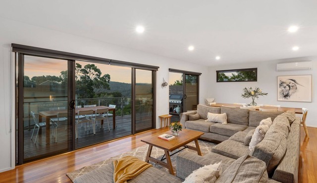 Idyllic Aireys Retreat - where ocean & hills meet