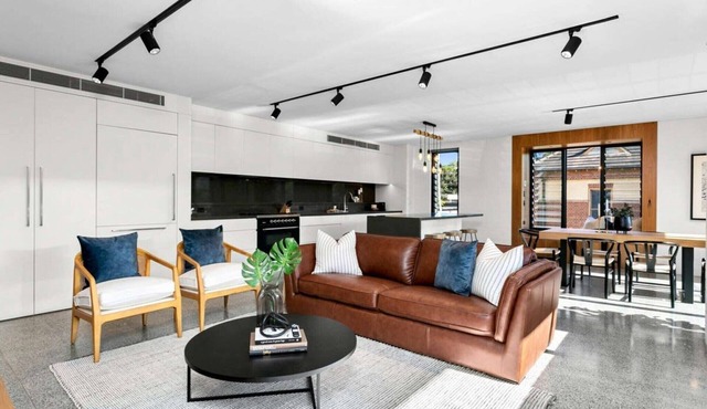 Impeccable 3-Bed Home Near the Beach