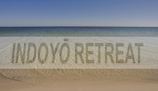 Indoyo Retreat - in stunning Geographe Bay (free wifi, Netflix and dogs welcome)