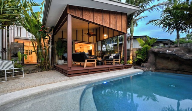Island Retreat Mudjimba - 200m to the beach