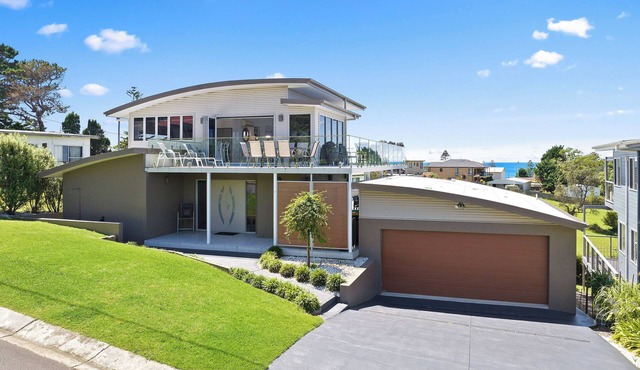 Island View- Beachside Bliss: Steps to the Sand and Stunning Views