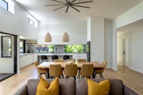 It's Five O'Clock Somewhere I Private Properties in Yallingup