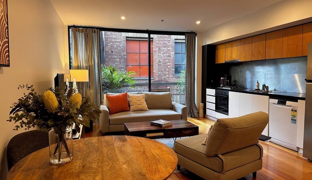 Juliet | Laneway Gem · Theatre Precinct · Free Parking, Parking option