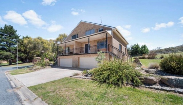 Just 20 mins from Jindabyne and 50 mins from Perisher and Thredbo. in Kalkite