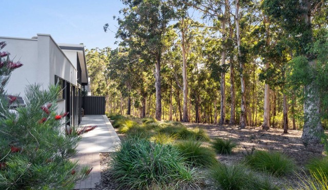 Karriscape provides a peaceful location to enjoy your down south getaway. You will find everything y