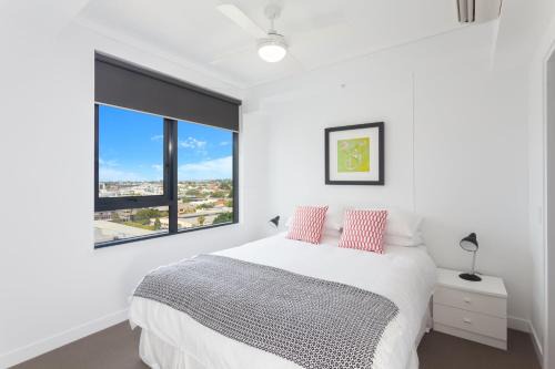 Keeping Cool on Connor - Executive 2BR Fortitude Valley apartment with pool and views in Brisbane